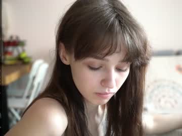 girl
        diruriru cam image #3994695