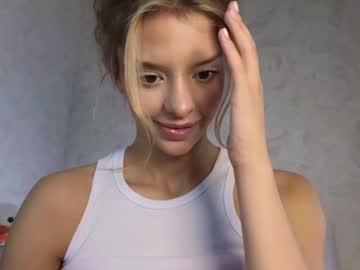 girl
        lesi_moonie cam image #4489137