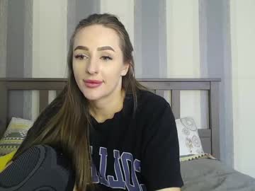 girl
        alicia_edwards cam image #6328430
