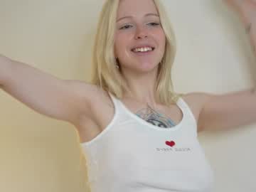 girl
        my_stella cam image #5730556