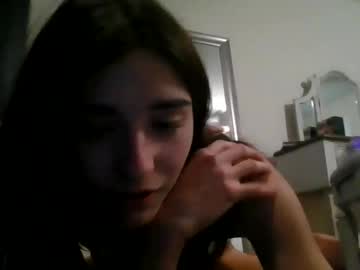 girl
        rawbay cam image #4422506