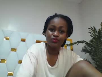 girl
        embermalkia_101 cam image #2765738