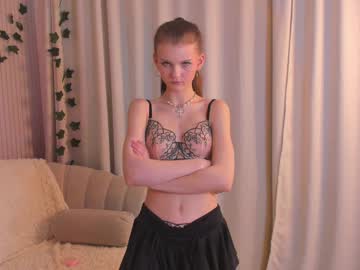 girl
        edithgalpin cam image #6062072