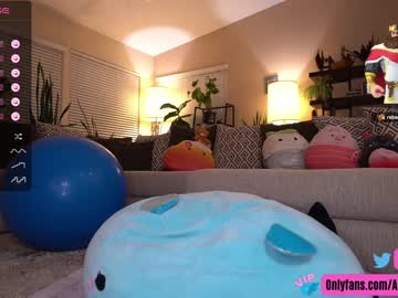 girl
        arielking69 cam image #2334094