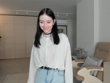 girl
        oki_dokie cam image #1596759