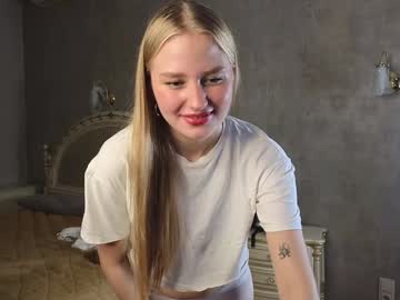 girl
        merylharvison cam image #5335892