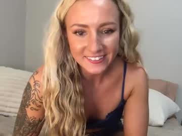 girl
        sweetestsavannah cam image #5233652