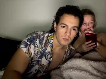 couple
        chulo33333 cam image #3229182