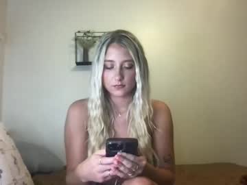 girl
        alex499990 cam image #1747004