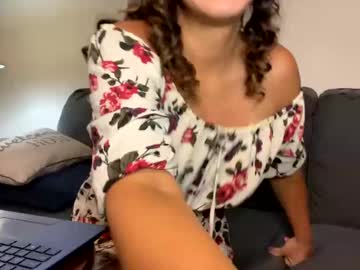 girl
        straightoutthetrailer cam image #4366985