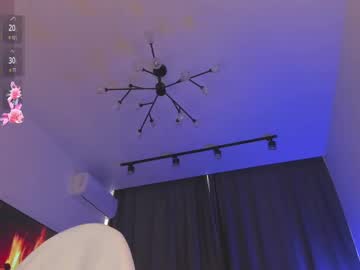 girl
        elara_bloom cam image #6171077