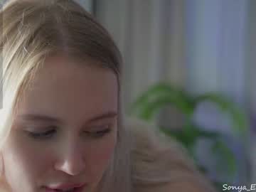 girl
        sonyaericsson cam image #4349786