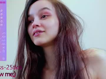 girl
        skinny_ruu cam image #1368530