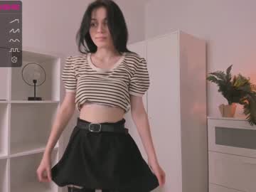 girl
        carolmoores cam image #319698