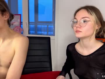 couple
        sexstar_l1fstyl3 cam image #4233409
