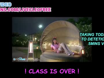 girl
        livecleo cam image #5905703
