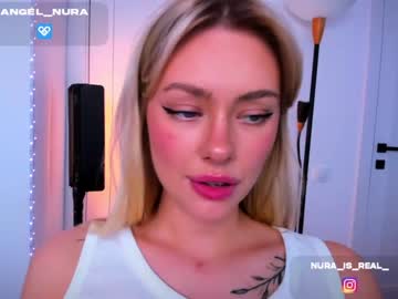 girl
        88_nura cam image #3828445