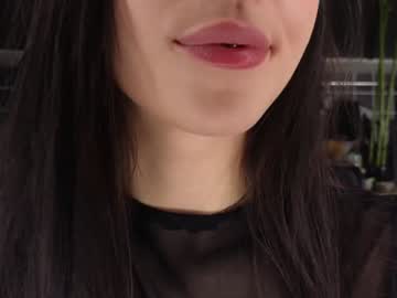 girl
        yononeey cam image #4644814