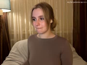 girl
        cute_siberian_girl cam image #4069122