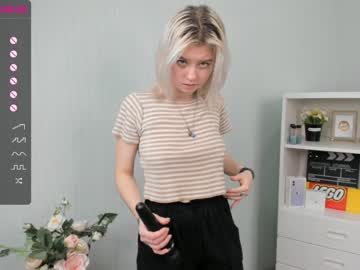girl
        _naked_heart_ cam image #2804934