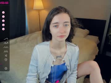 girl
        llkadream cam image #1737882