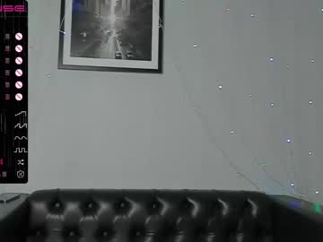 girl
        alicefert cam image #2302585