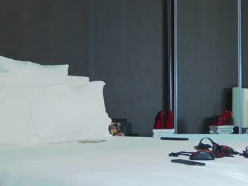 girl
        hefner_girl cam image #4057897