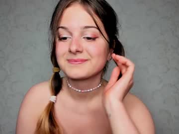 girl
        oladushek18 cam image #1539235