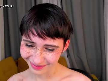 girl
        helenblash cam image #420300