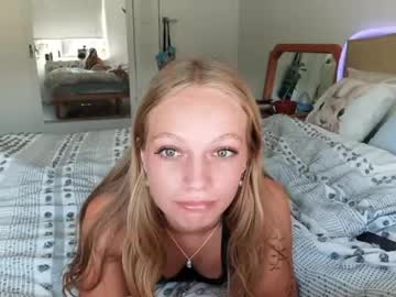 girl
        lexifever cam image #4895725