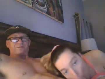 couple
        tippytopmuffintop cam image #3835187
