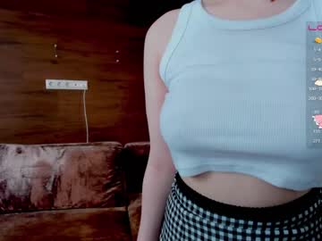 girl
        heathercarols cam image #1789056