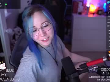 girl
        blue_mooncat cam image #1766503