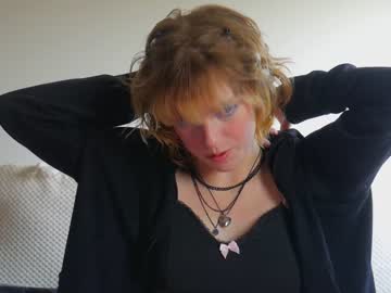 girl
        sisypheanlove cam image #1496536