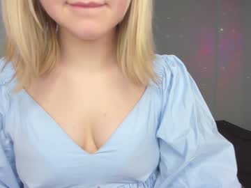 girl
        _dewpoint_ cam image #1519037