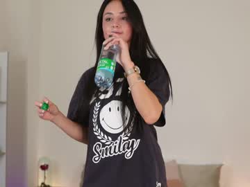 girl
        annie_dreams cam image #3631570