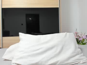 girl
        angell6969 cam image #2672262