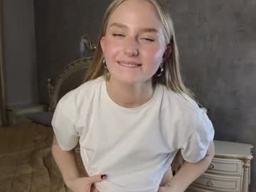 girl
        merylharvison cam image #5328605