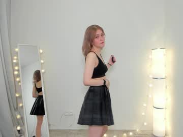 girl
        my_parisss cam image #222614