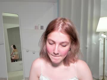 girl
        my_parisss cam image #230454