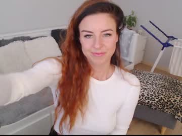 girl
        emerald_kittycat cam image #669285