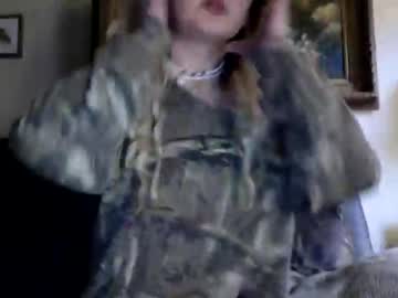 girl
        kipsy420 cam image #6974298