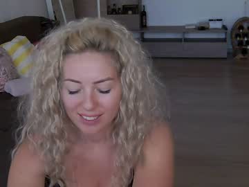 girl
        antonia_shine cam image #2236181