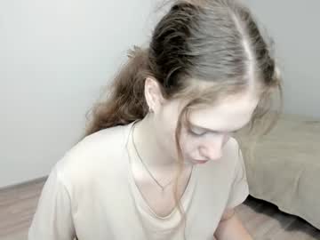 girl
        jul_jul_jul cam image #2320612