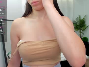 girl
        bella_tunes cam image #4787452