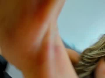 couple
        dariaa_doll cam image #1970806