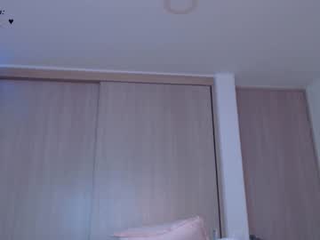 girl
        charlotte114 cam image #41335