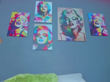 girl
        izzy_evans cam image #155700