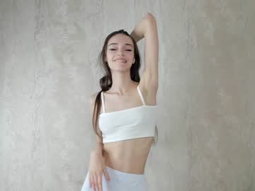girl
        cutie_ghostie cam image #3593803