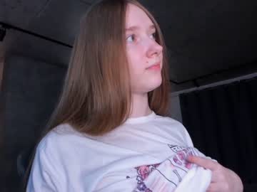 girl
        mysat cam image #1692717